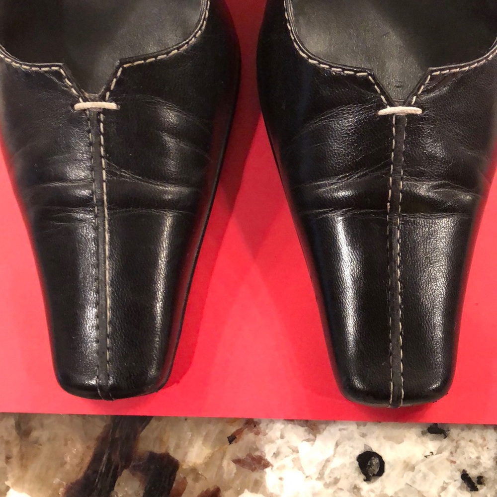 Michael Shannon: high slingbacks w/white stitching - Picture 3 of 8